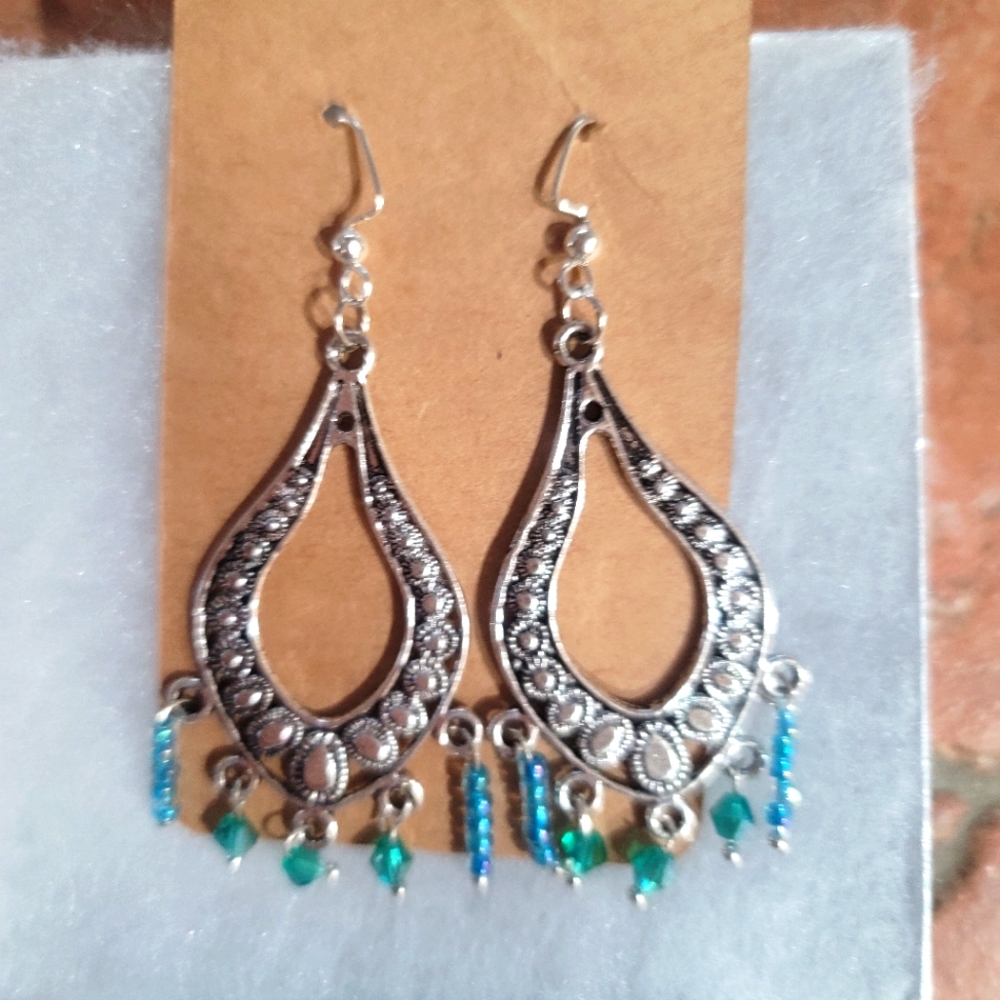 SWAROVSKI CRYSTAL &SEEDBEAD  & SILVER CHANDOLIER  PIERCED EARRINGS
